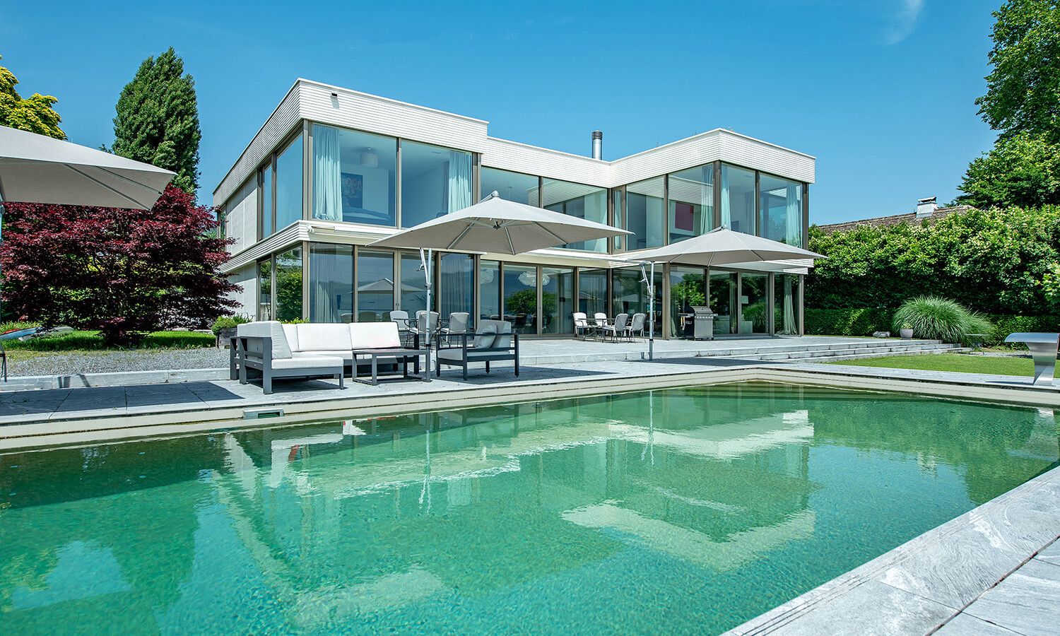 Luxus direkt am See in Stäfa – mit Aussenpool und privatem Badesteg