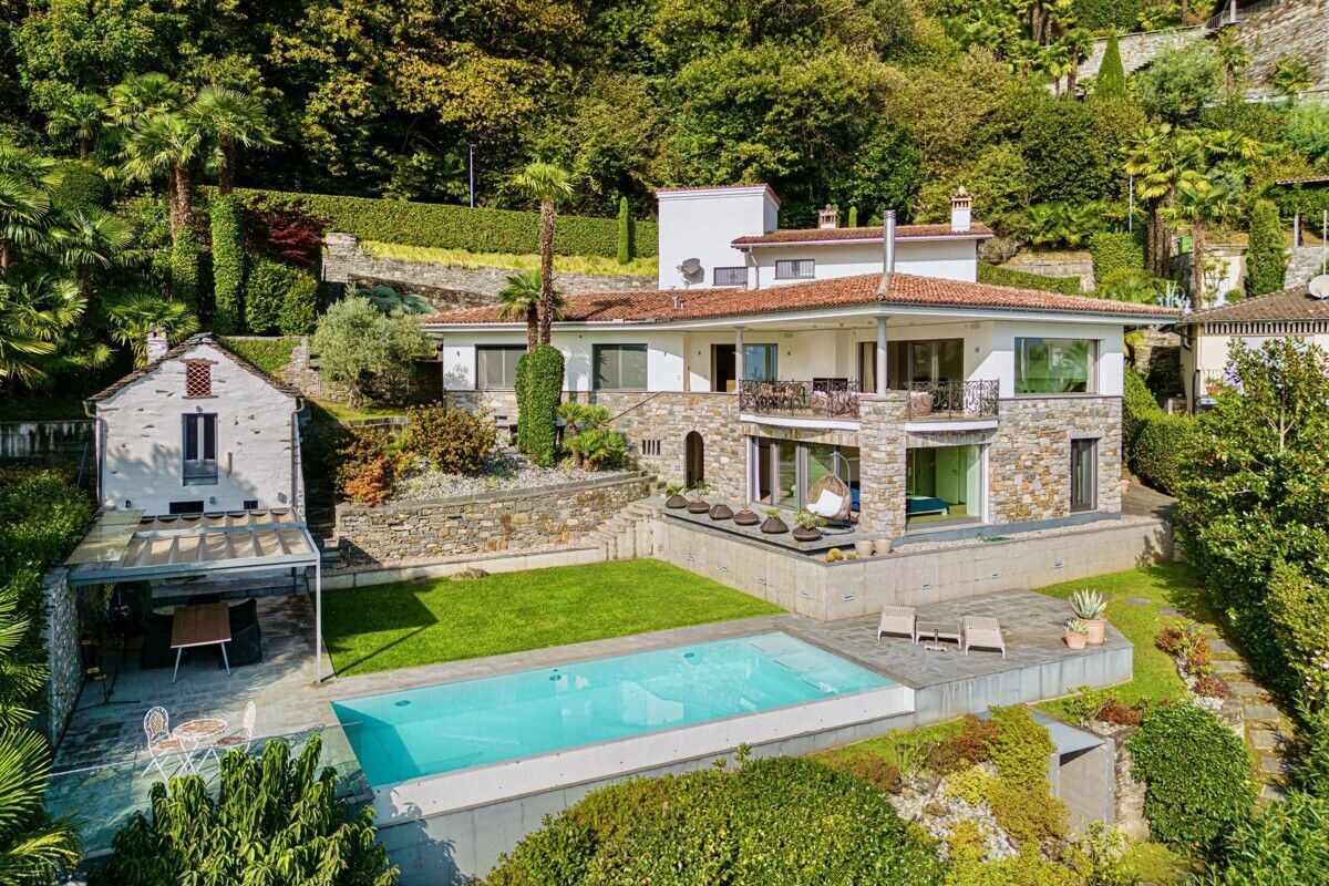 Luxus-Villa an exklusiver Lage in Brissago mit Seeblick
